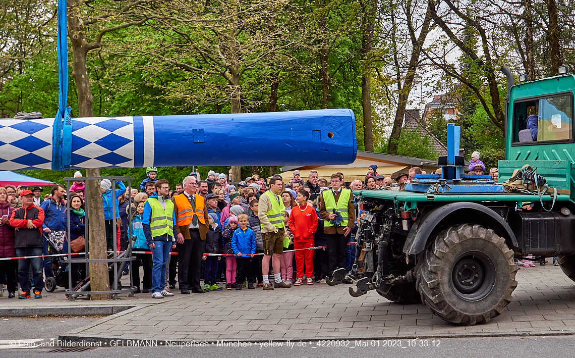 01.05.2023 - Maibaumaufstellung in Berg am Laim